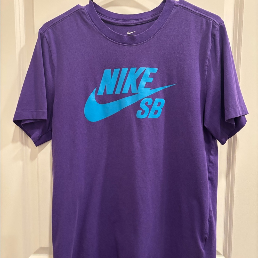 Nike SB Men's Purple and Blue T-Shirt